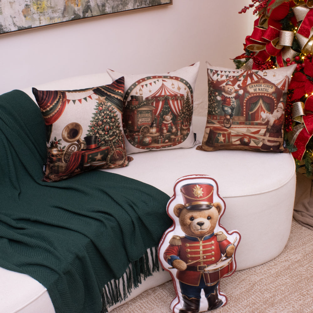 Almofada Urso Soldadinho de Natal com Tambor – 58x35 cm