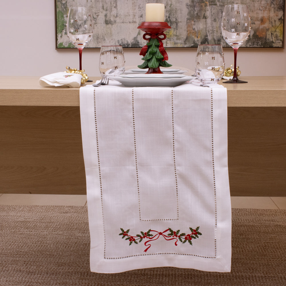 Caminho de Mesa Encanto Natalino Branco – Bordado Azevinho 40x180cm