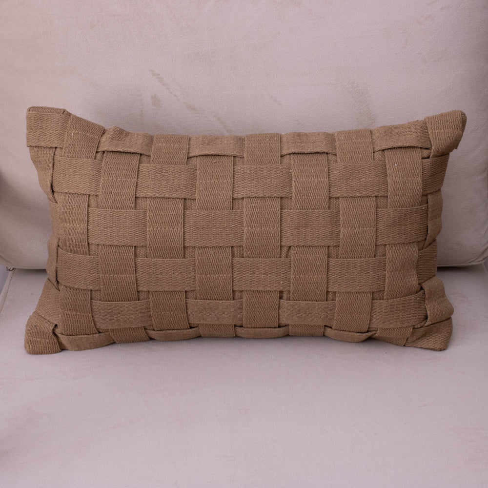 Capa de Almofada Entrelaços Marrom Claro – 30x50 cm