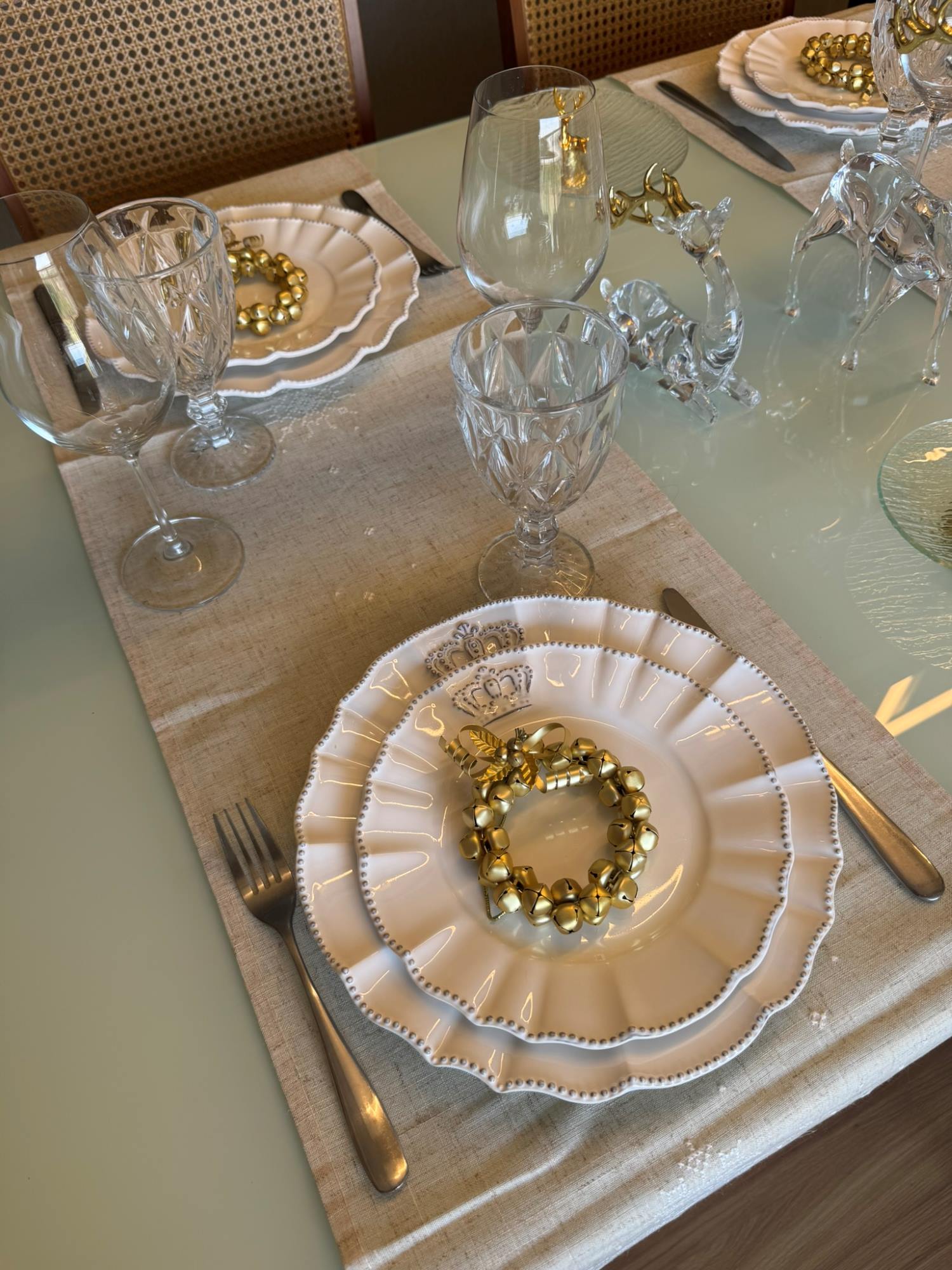 Caminho de Mesa Encanto Natalino Bege e Branco - Bordado 35x173 cm