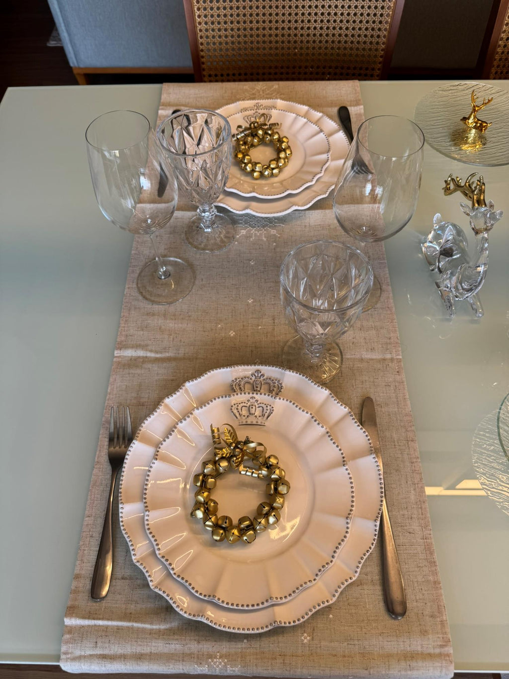 Caminho de Mesa Encanto Natalino Bege e Branco - Bordado 35x173 cm