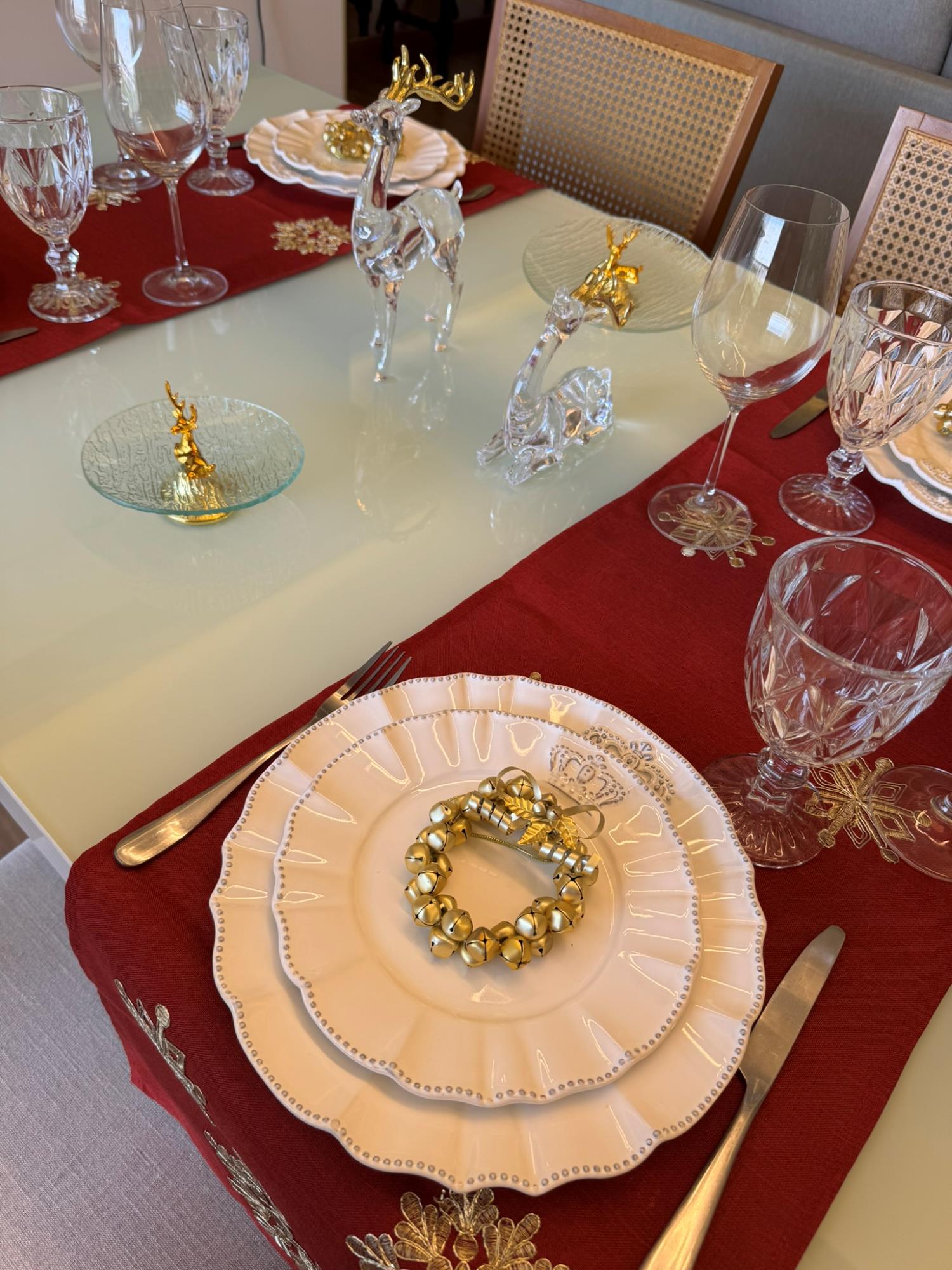 Caminho de Mesa Encanto Natalino Vermelho - Bordado 35x173 cm