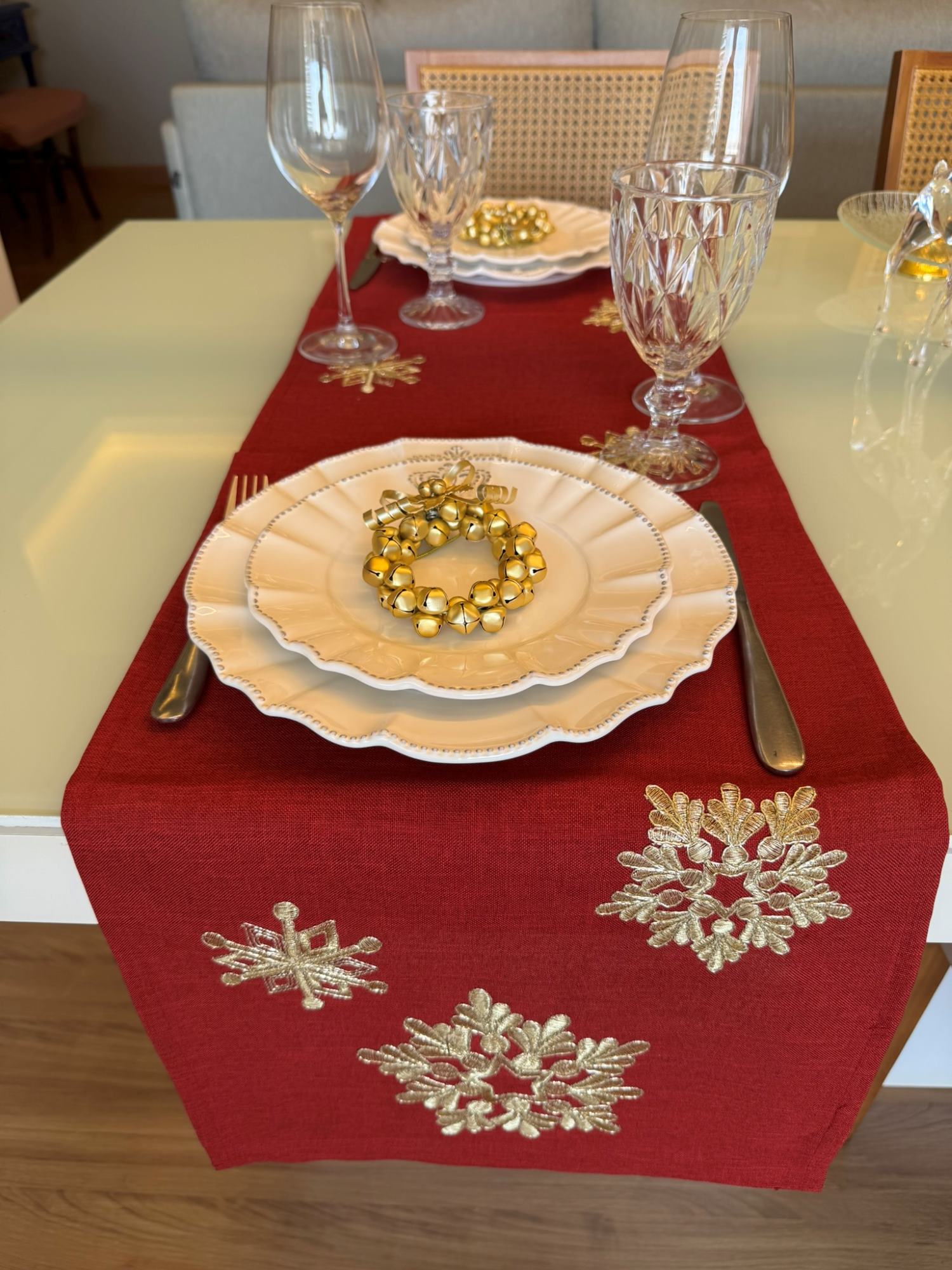 Caminho de Mesa Encanto Natalino Vermelho - Bordado 35x173 cm