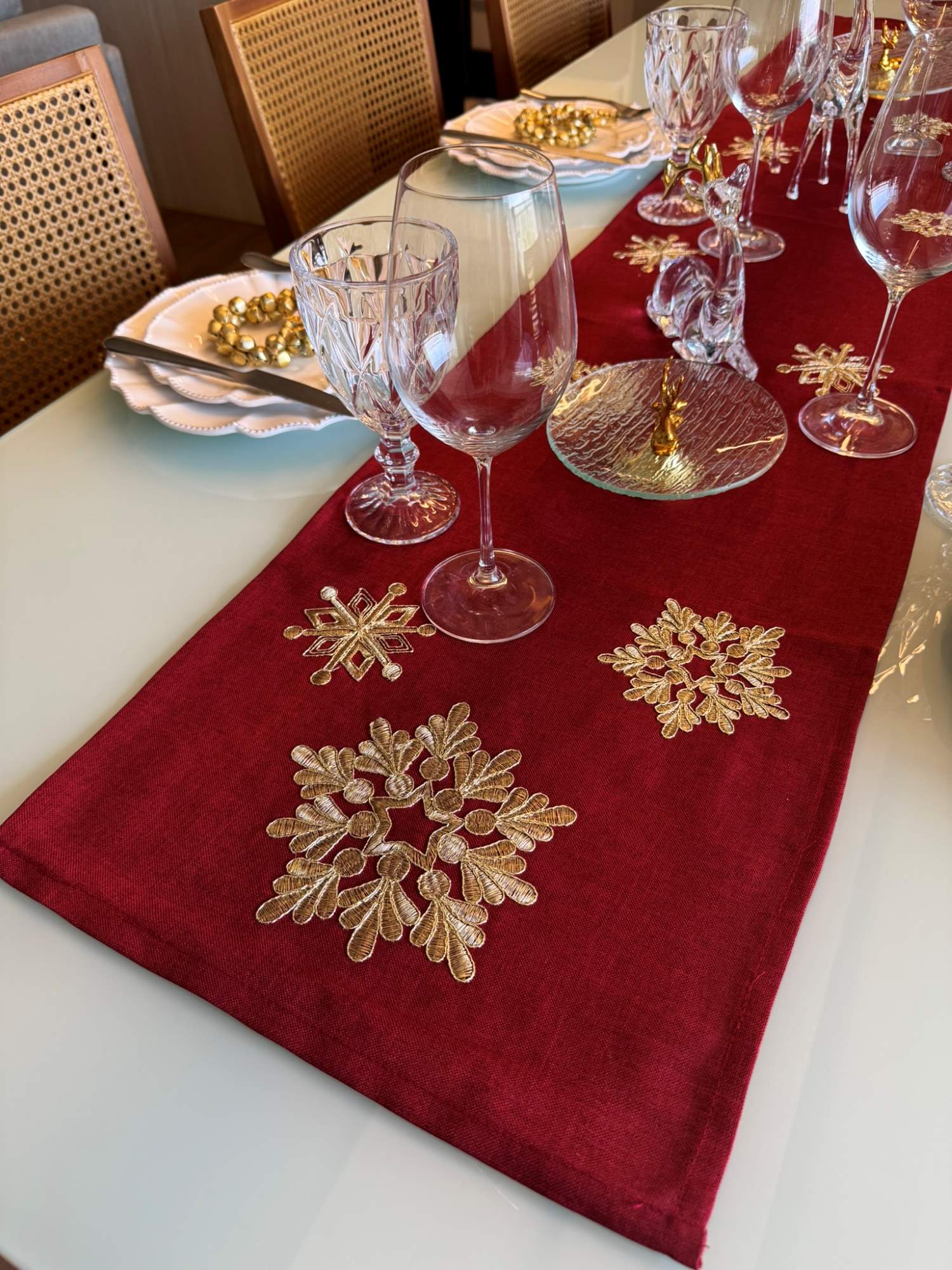 Caminho de Mesa Encanto Natalino Vermelho - Bordado 35x173 cm