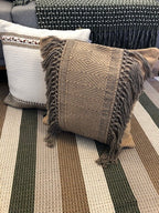 Capa Almofada Duna em algodão com franjas laterais 45 x 45 - Bege Escuro