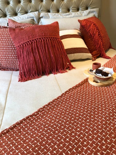 Capa Almofada Duna em algodão com franjas laterais 45 x 45  TerraCota