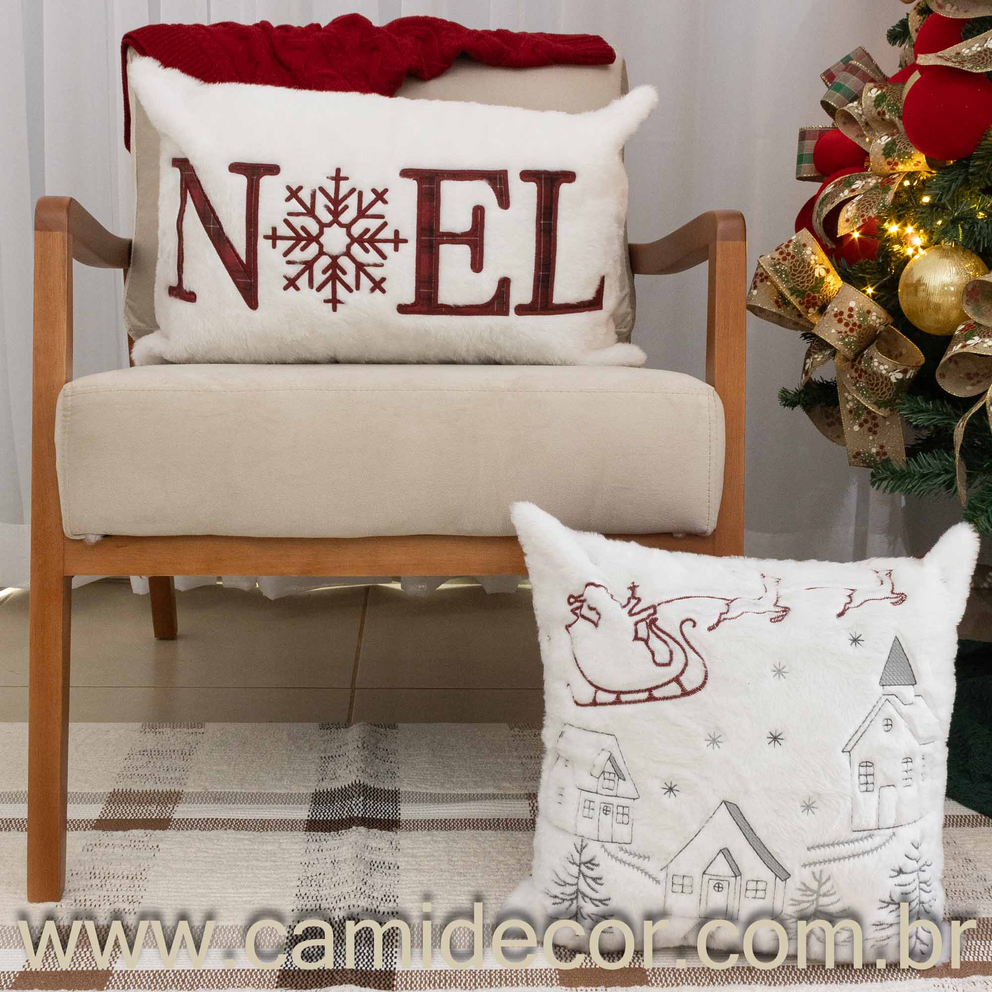 Capa de Almofada Natalina com Bordado e Aplicação - Luxo Noel