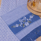 Jogo de Lavabo Bordado à Mão com 2 Peças - Azul