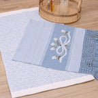 Jogo de Lavabo Bordado à Mão com 2 Peças - Azul Claro