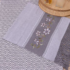 Jogo de Lavabo Bordado à Mão com 2 Peças - Cinza Escuro