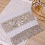 Jogo de Lavabo Bordado à Mão com 2 Peças - Cinza (Flores)