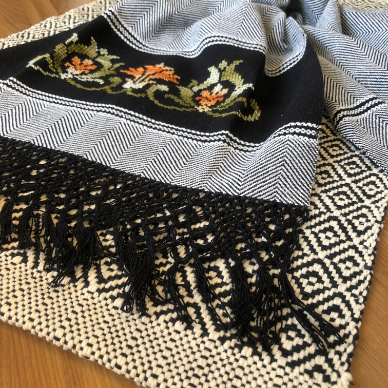 Jogo de Lavabo em algodão bordado com 2 peças - Preto