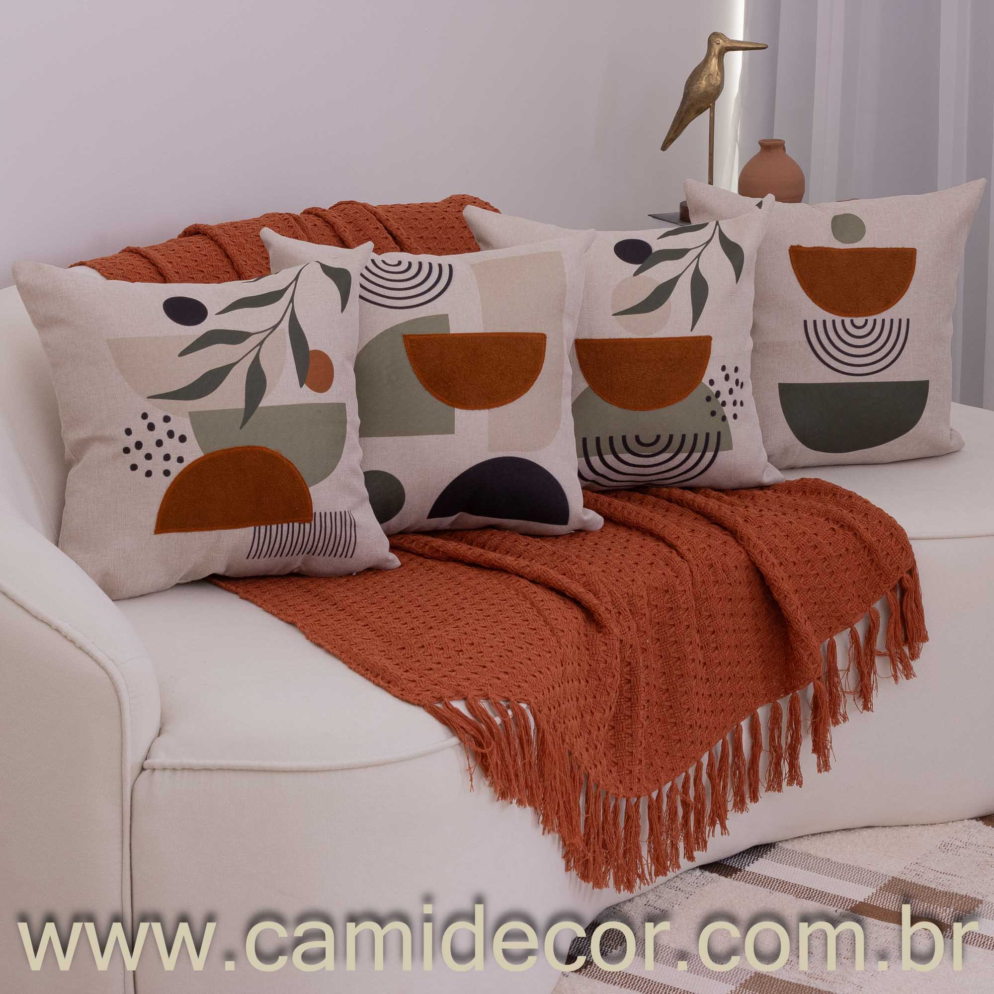 Kit com 4 Capas de Almofadas 43x43 - Linho com Aplicação Bouclé Floral e Geométrico