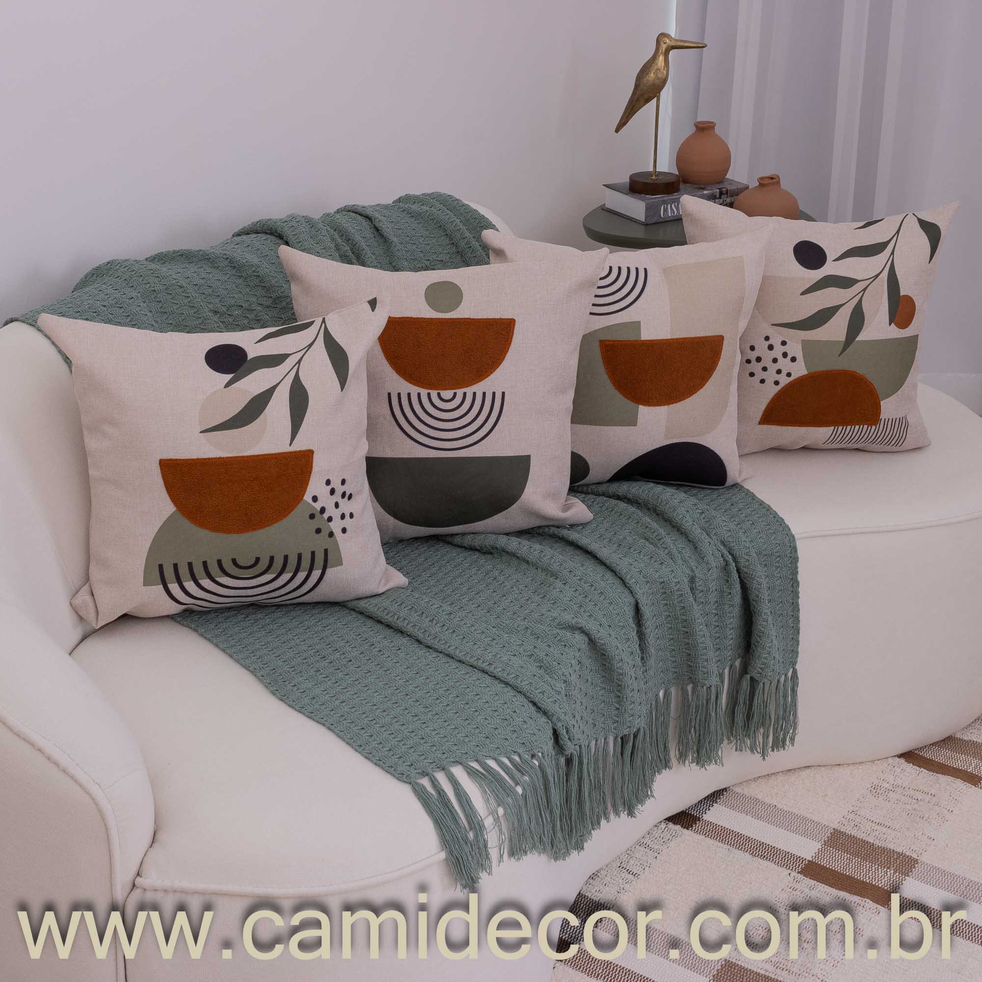 Kit com 4 Capas de Almofadas 43x43 - Linho com Aplicação Bouclé Floral e Geométrico