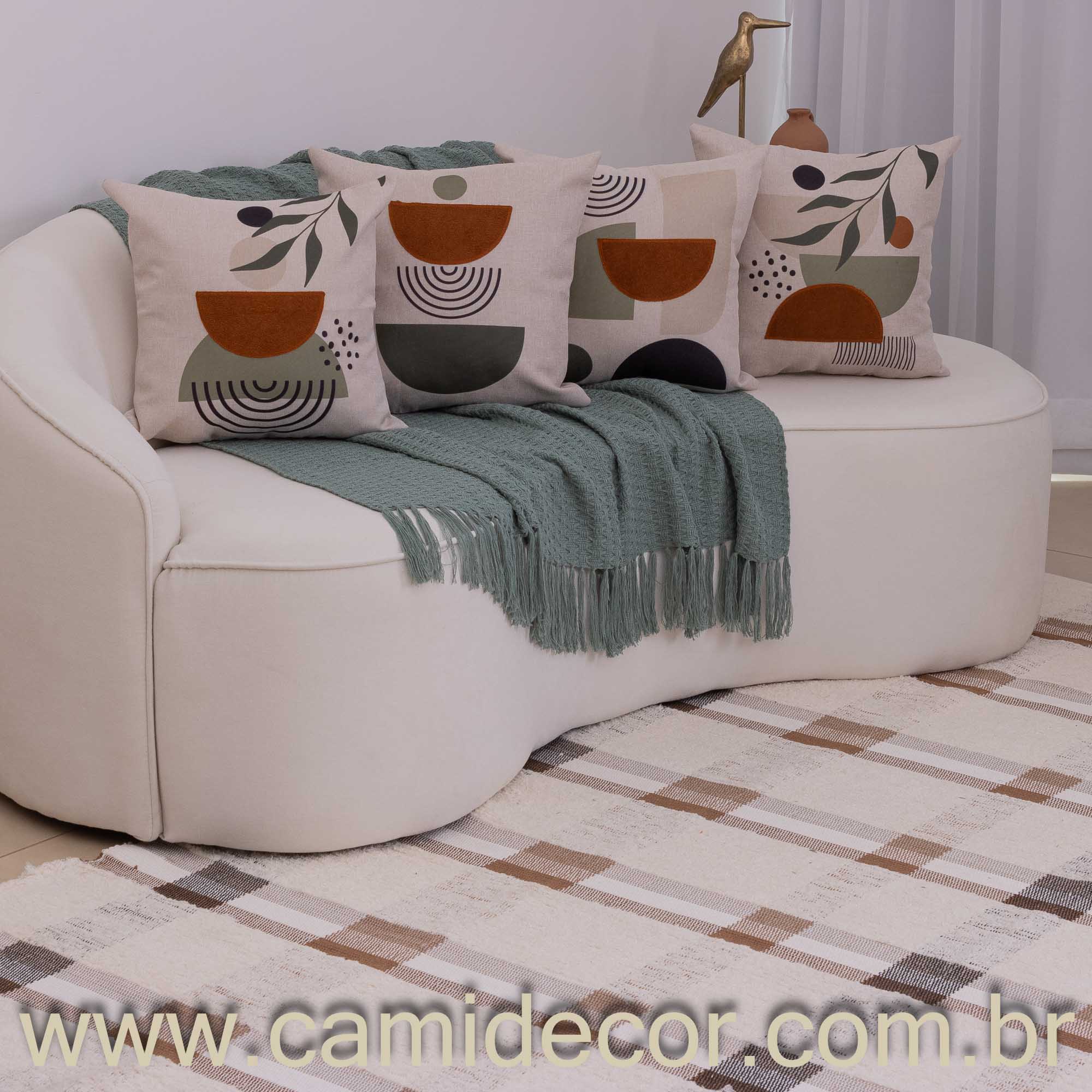 Kit com 4 Capas de Almofadas 43x43 - Linho com Aplicação Bouclé Floral e Geométrico