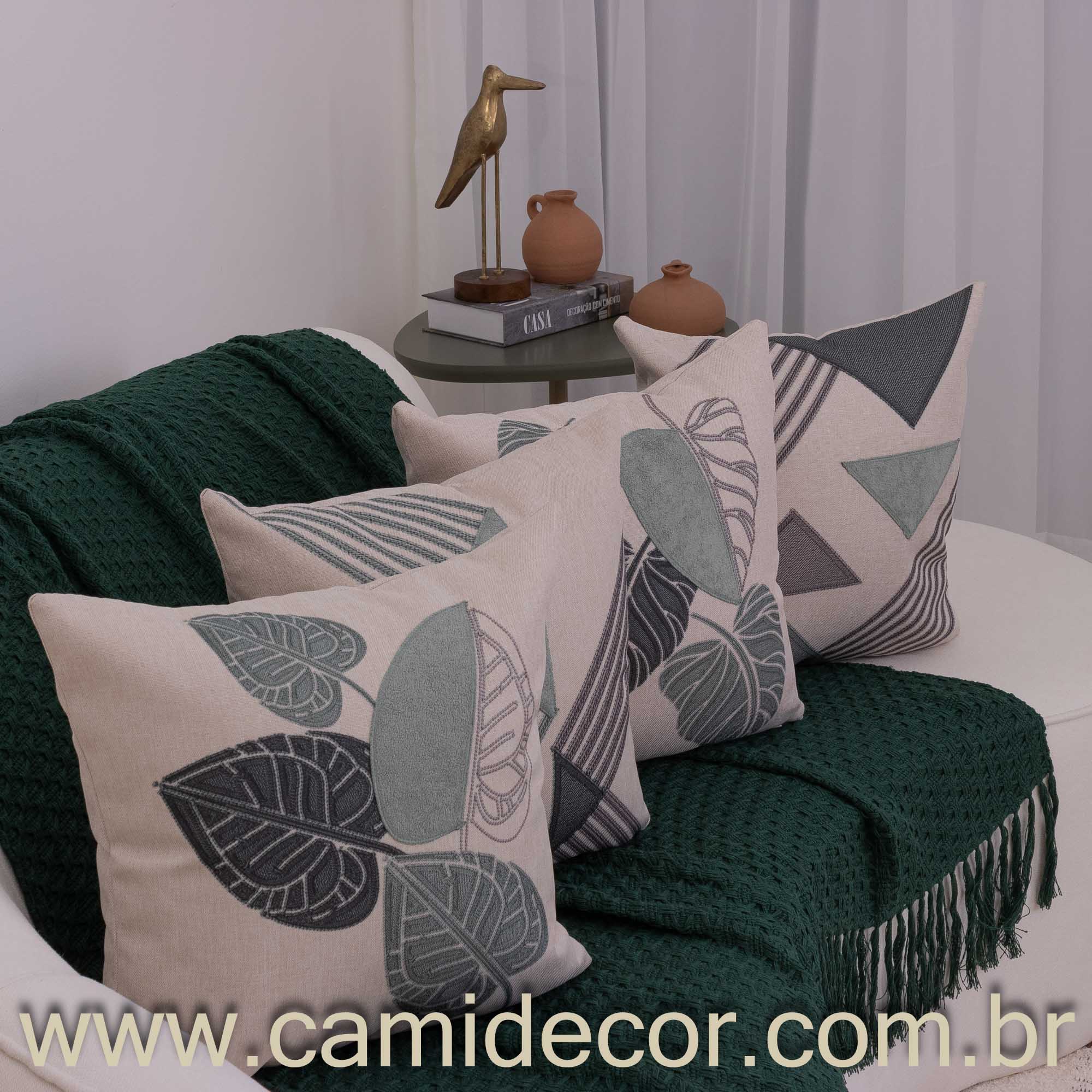 Kit com 4 Capas de Almofadas 43x43 - Linho com Aplicação em Bouclé Geométrico e Costela de Adão