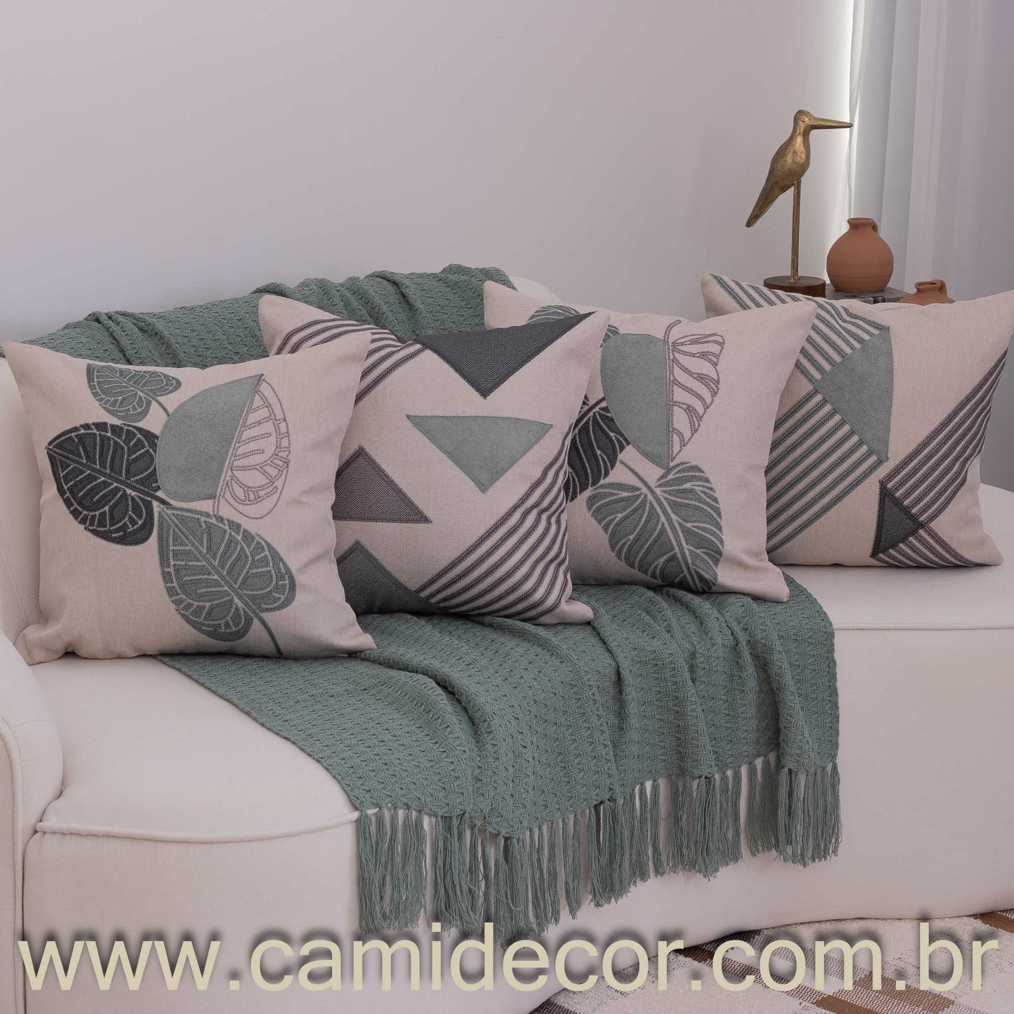 Kit com 4 Capas de Almofadas 43x43 - Linho com Aplicação em Bouclé Geométrico e Costela de Adão