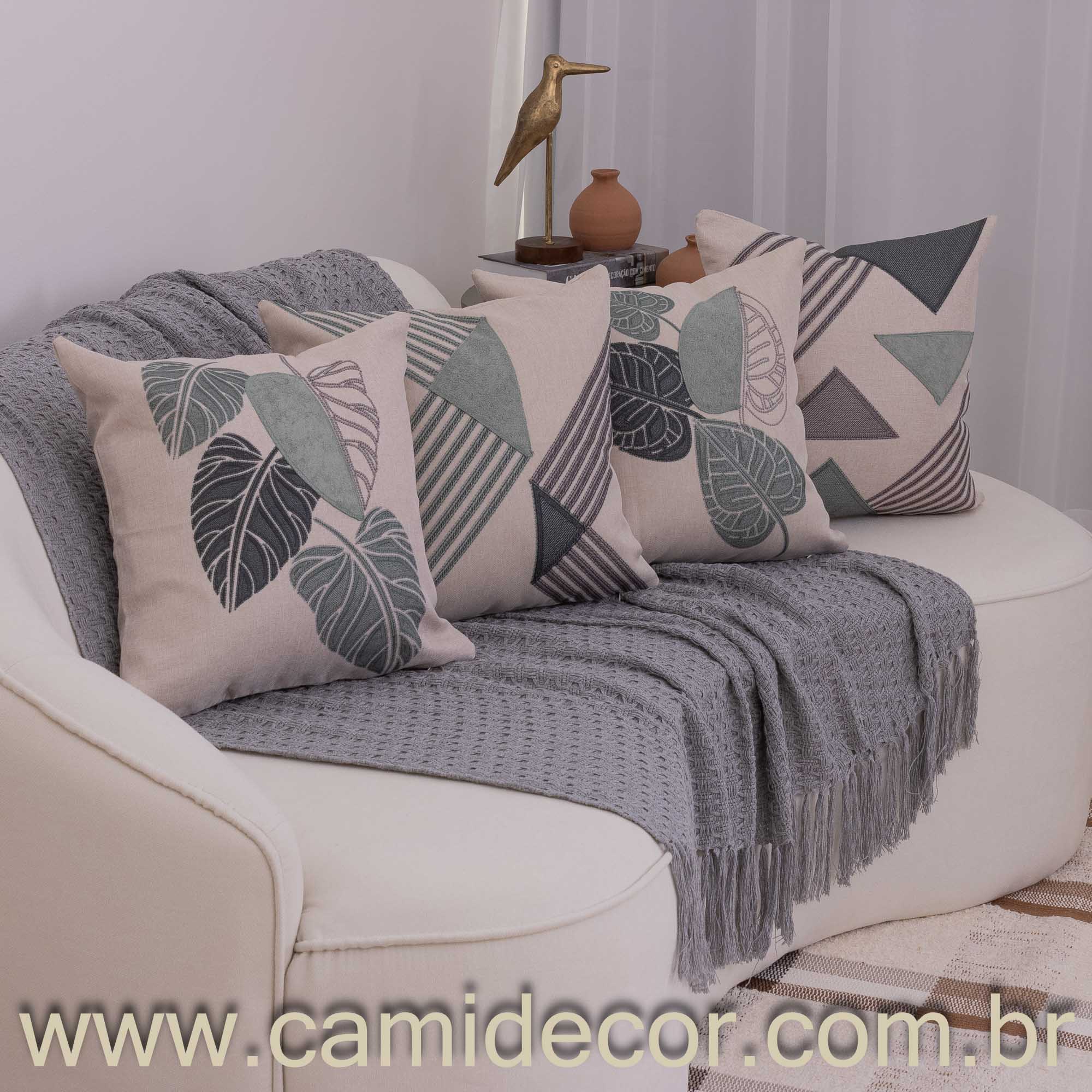 Kit com 4 Capas de Almofadas 43x43 - Linho com Aplicação em Bouclé Geométrico e Costela de Adão