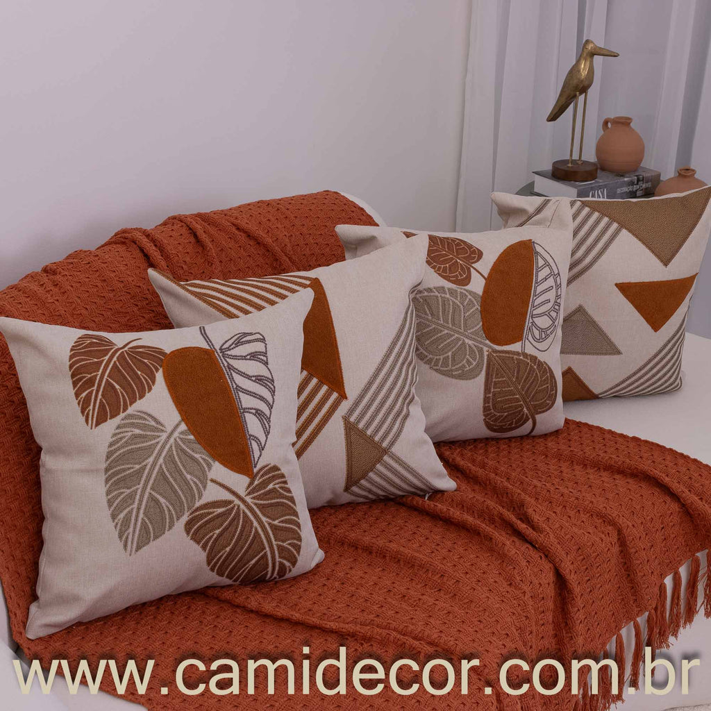 Kit com 4 Capas de Almofadas 43x43 - Linho com Aplicação em Bouclé Geométrico e Costela de Adão