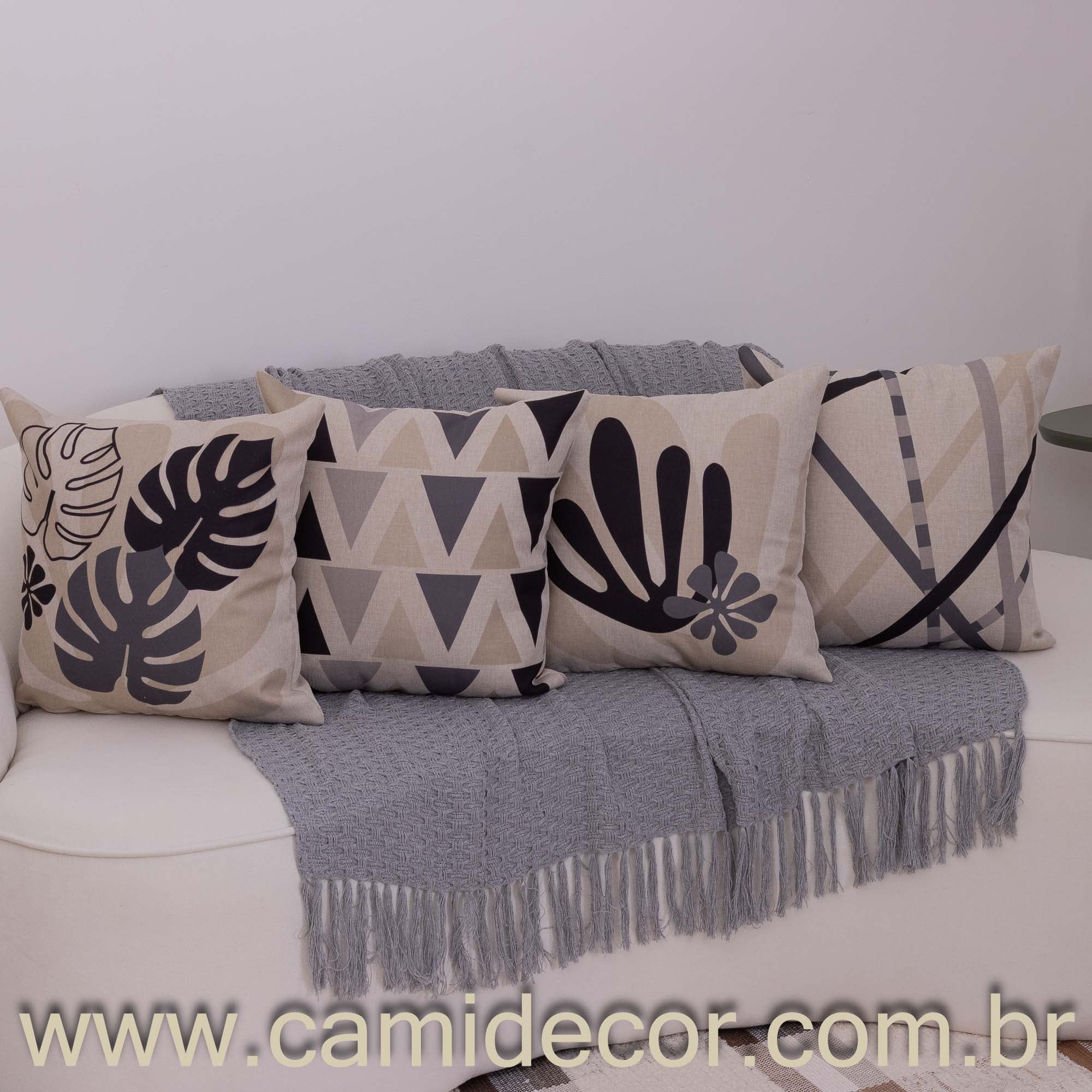 Kit com 4 Capas de Almofadas 43x43 - Linho Folhagens e Formas Abstratas