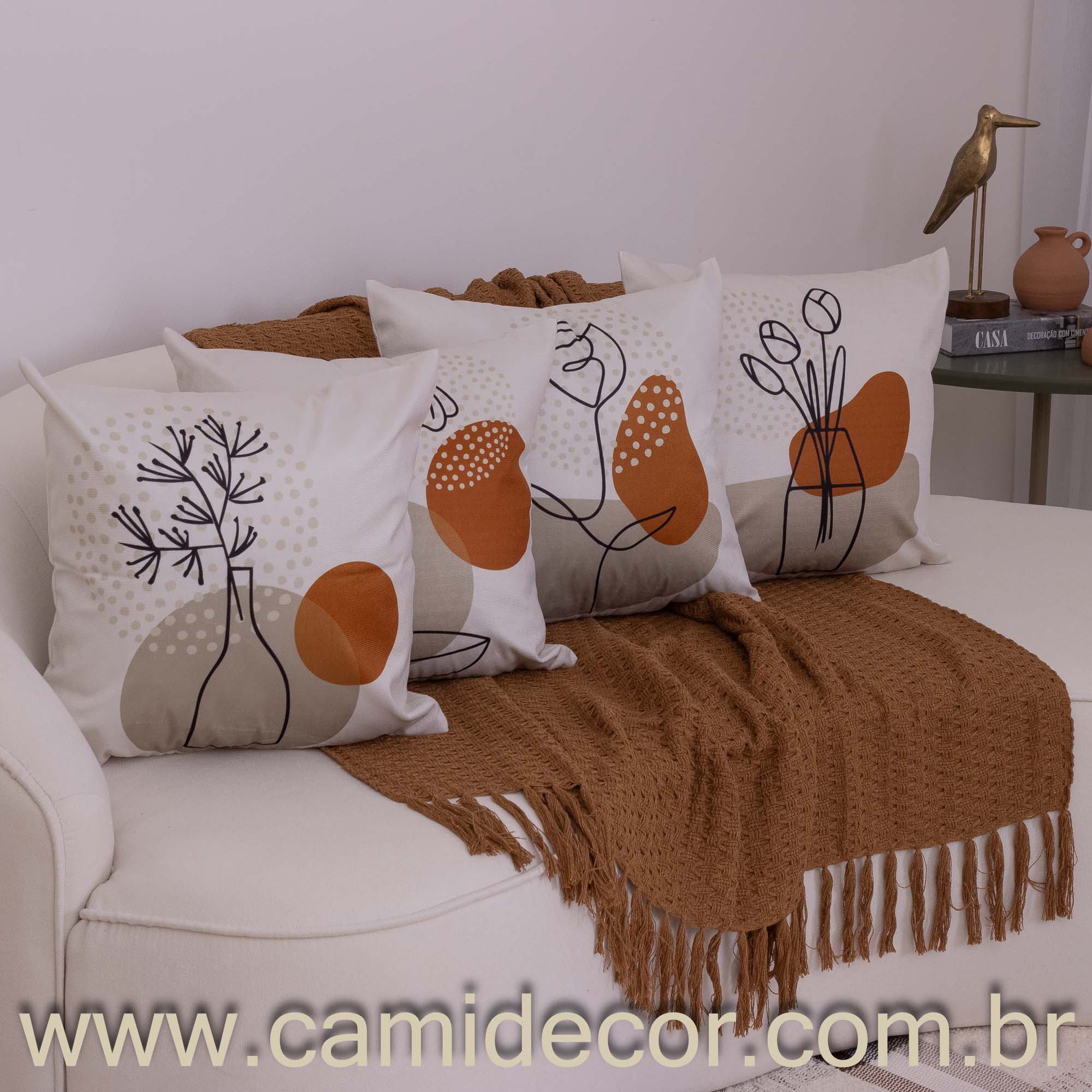 Kit com 4 Capas de Almofadas 45x45 - Suede Vasos Abstratos