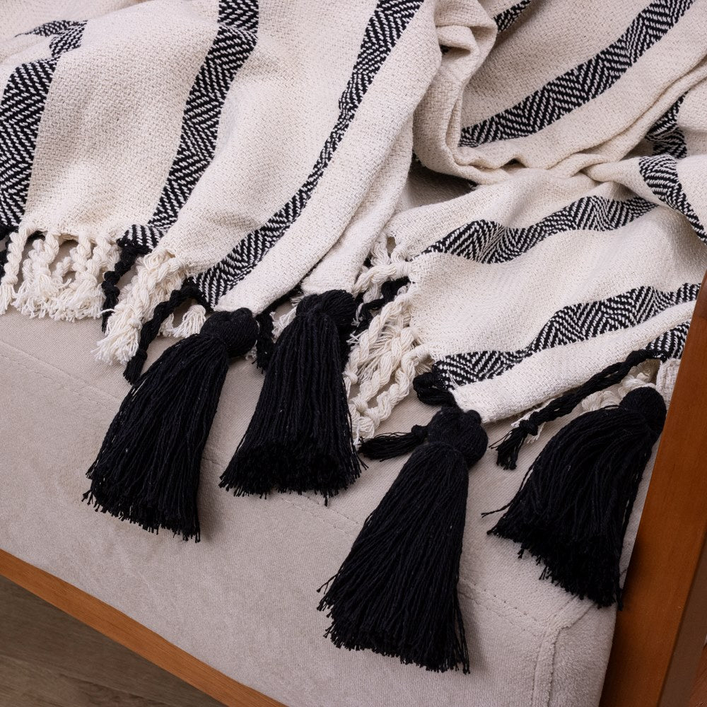 Manta Boho em algodão 1,20 x 1,80  Cru e Preto