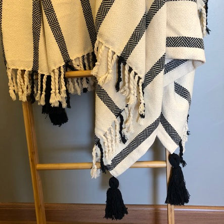Manta Boho em algodão 1,20 x 1,80  Cru e Preto
