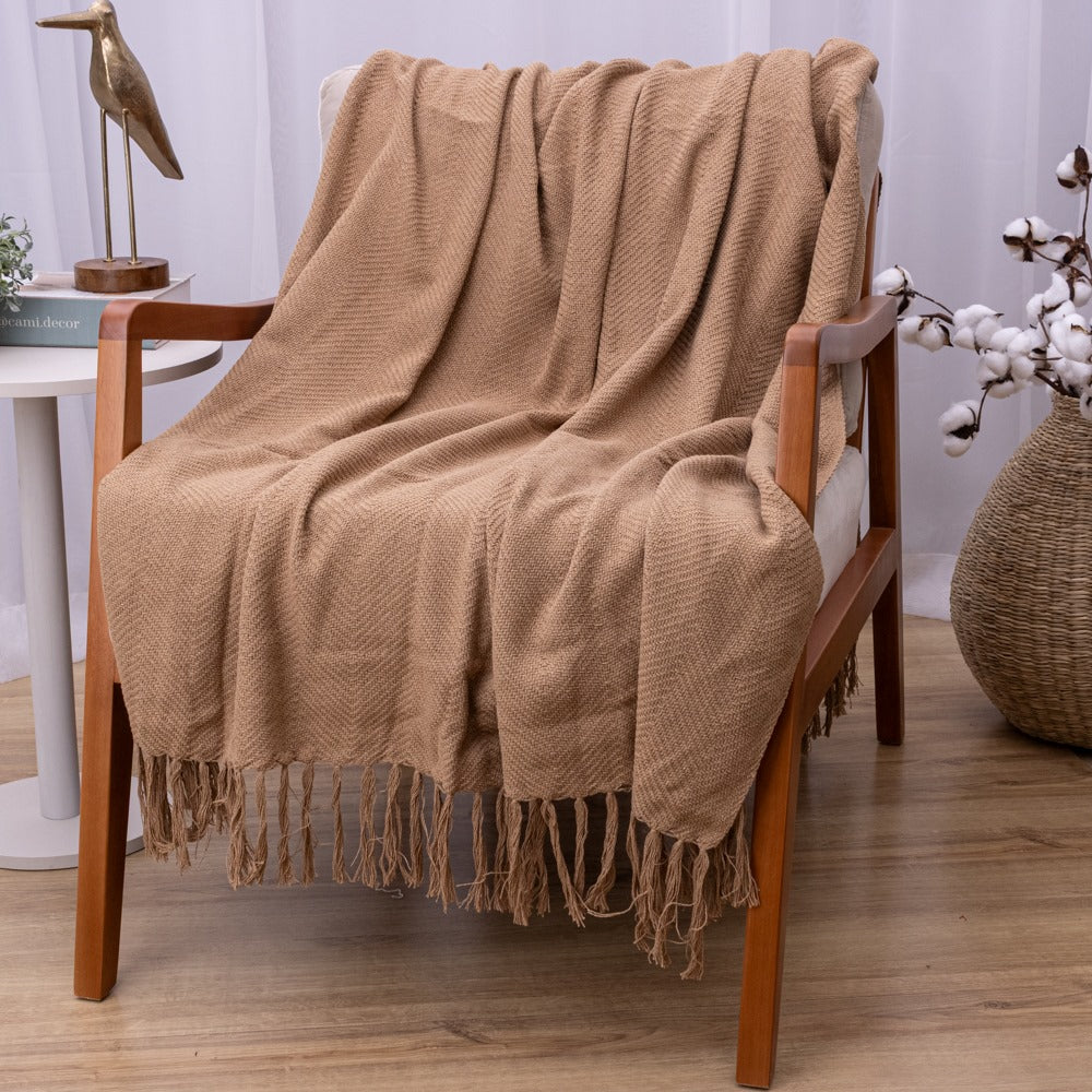 Manta Ísis com trama entrelaçada 1,20x1,80m - Marrom