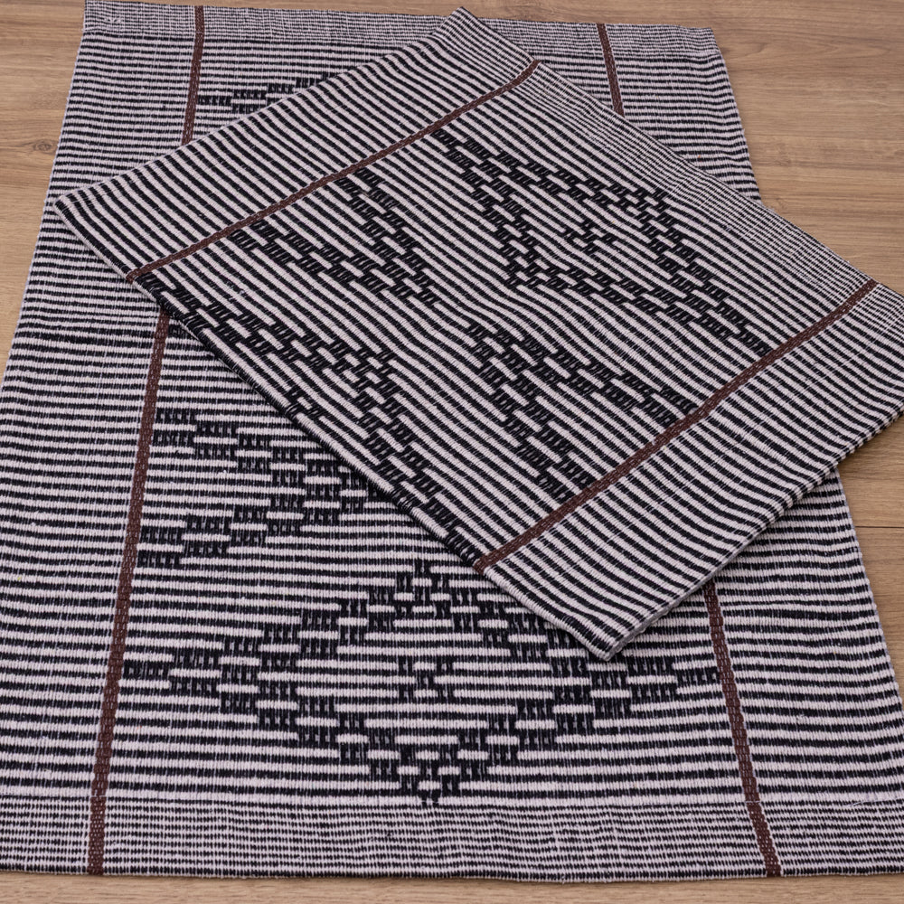 Jogo de Tapetes Zurick Zig Zag com 2 peças - Preto e Marrom