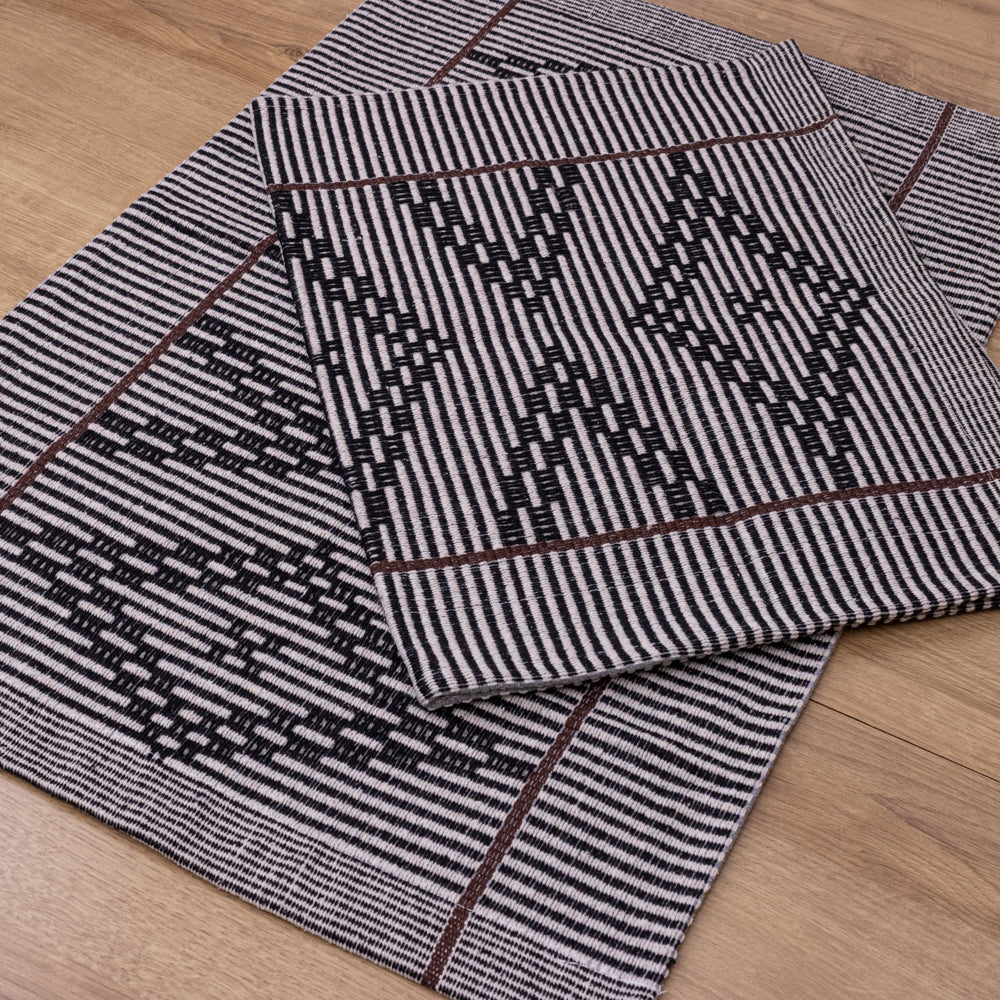 Jogo de Tapetes Zurick Zig Zag com 2 peças - Preto e Marrom