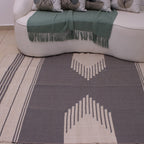 Tapete para Sala de Bico 150 x 200cm - Cinza Escuro e Cru