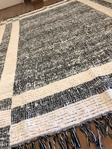 Tapete para Sala Dupla Face 200 x 250cm - Preto e Cru